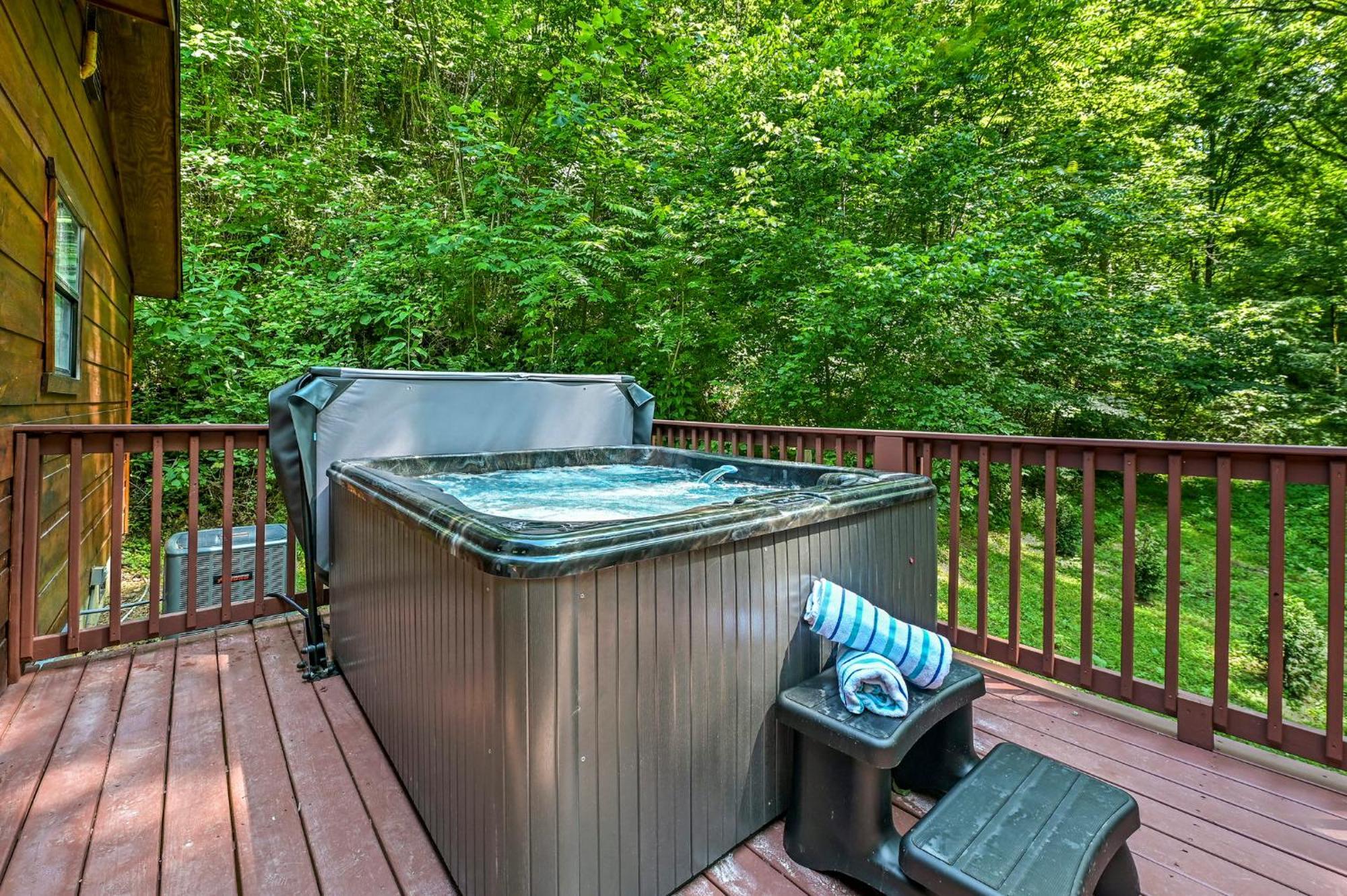 Smoky Mountains Hut Tub Cabin Dog Friendly Sevierville Eksteriør billede