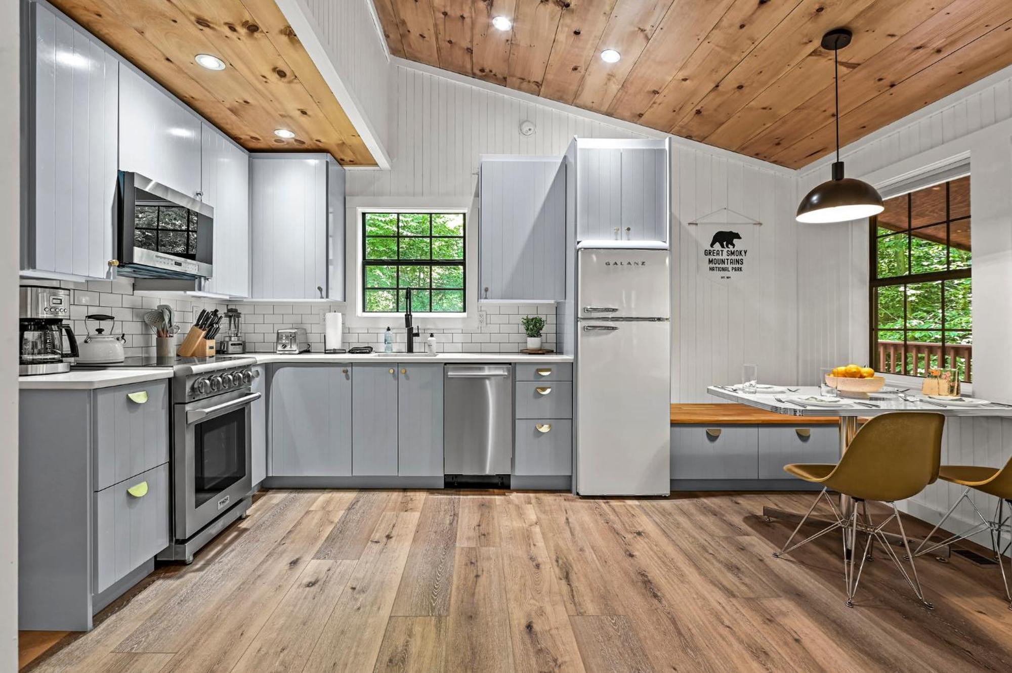 Smoky Mountains Hut Tub Cabin Dog Friendly Sevierville Eksteriør billede